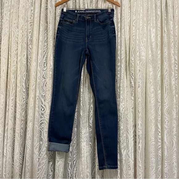 R Jeans. Tall. Slim leg. Woman’s. - Picture 3 of 7